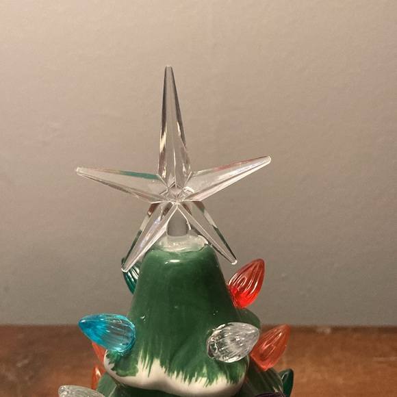 NWT 9” Green & White Snow- LED Light Up Ceramic Tree 🎄 Decoration w/ 30 Bulbs - Picture 13 of 17